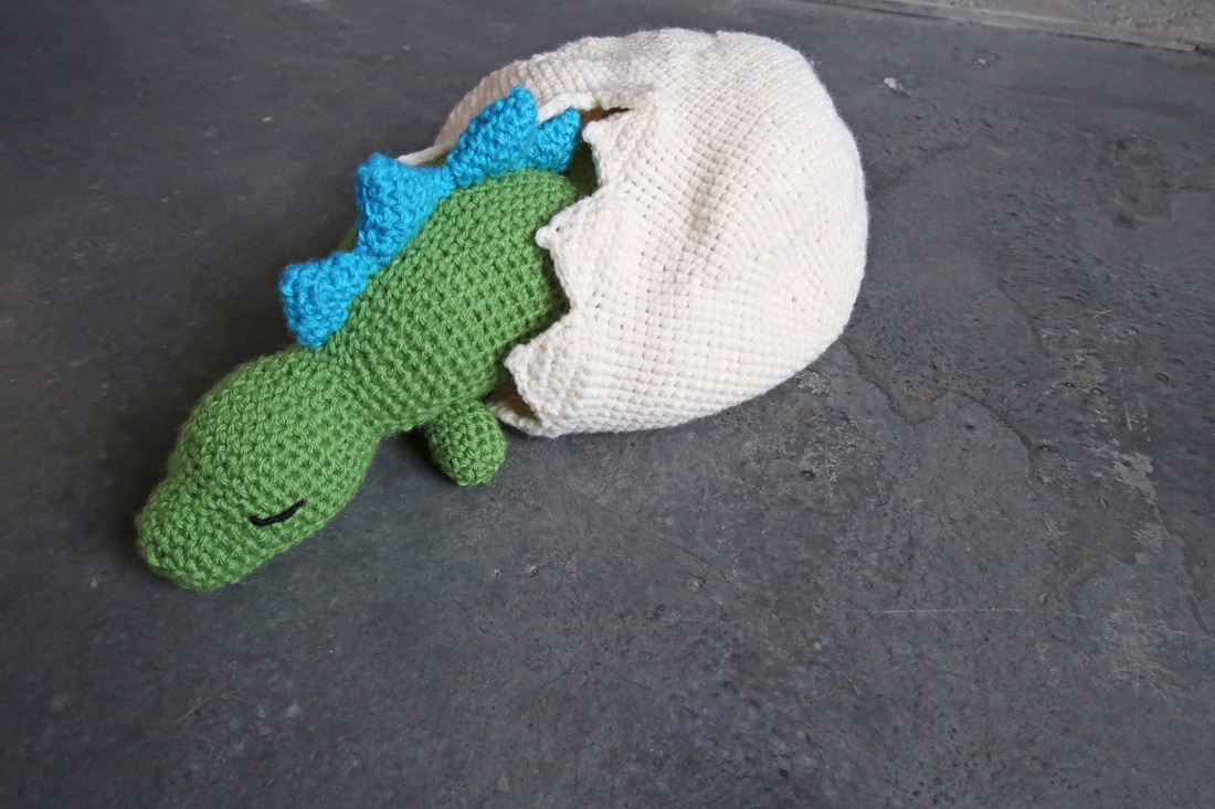 Sleeping Dino with egg