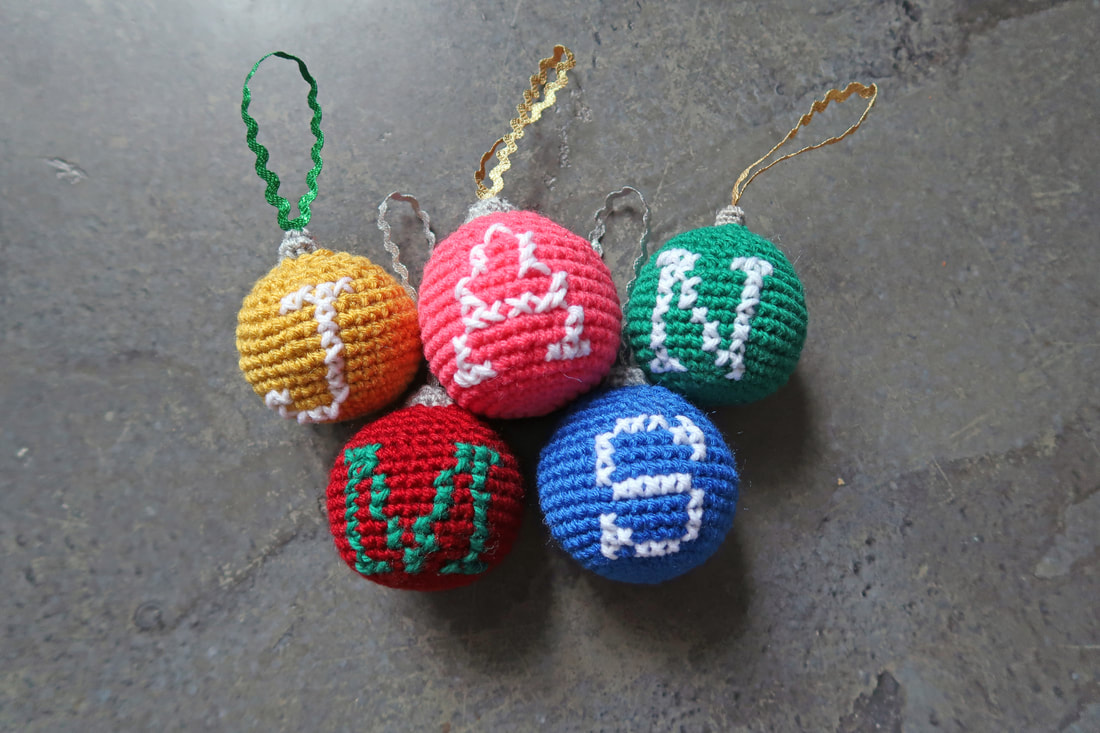 #stringthingsbymel Christmas ball ornaments #crochet